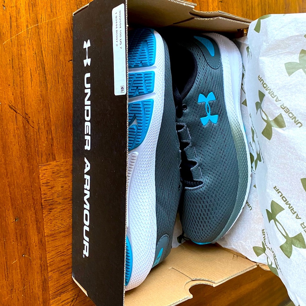Under Armour Charged Pursuit running shoes